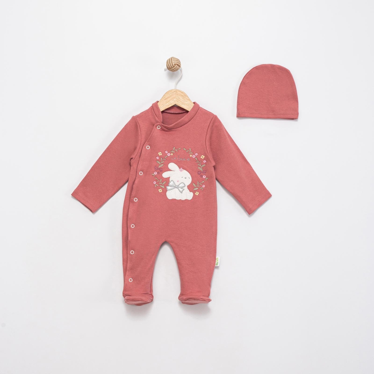 ÇİÇEKLİ TAVŞAN NAKIŞLI PENYE BEBE TULUM 1291