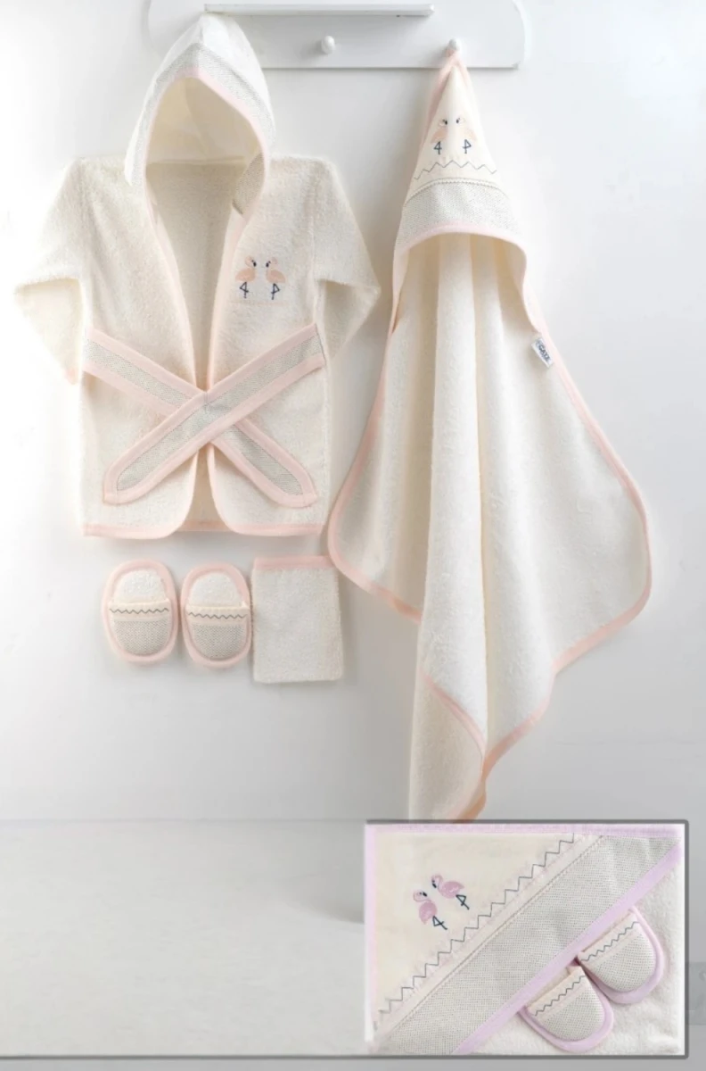 FLAMİNGO NAKIŞLI KIZ BEBE BORNOZ SET 8808