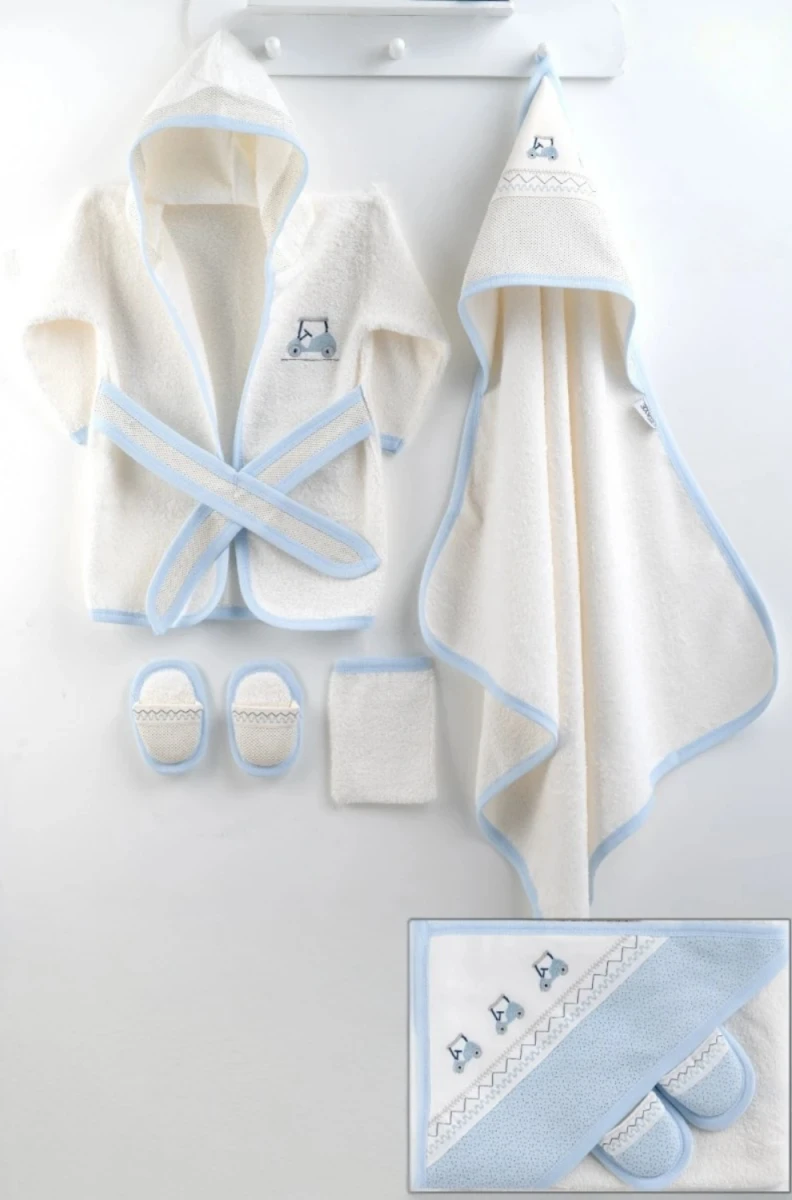 GOLF ARABASI NAKIŞLI ERKEK BEBE BORNOZ SET 8807