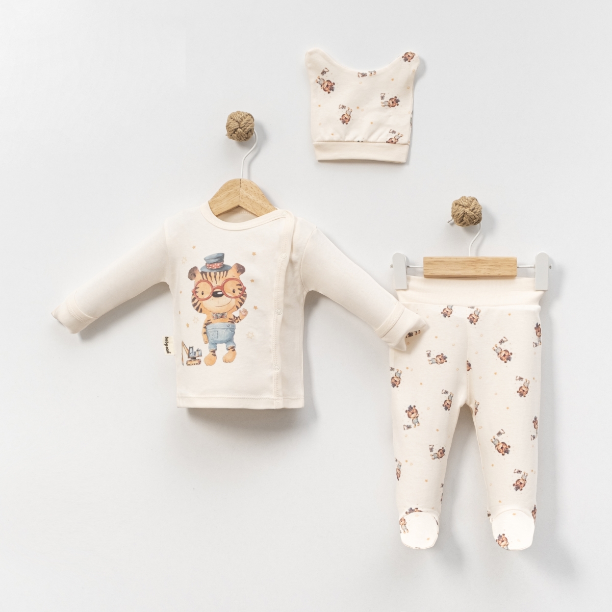 GÖZLÜKLÜ ASLAN BASKILI 3 LÜ BEBE ZIBIN TAKIM 9429