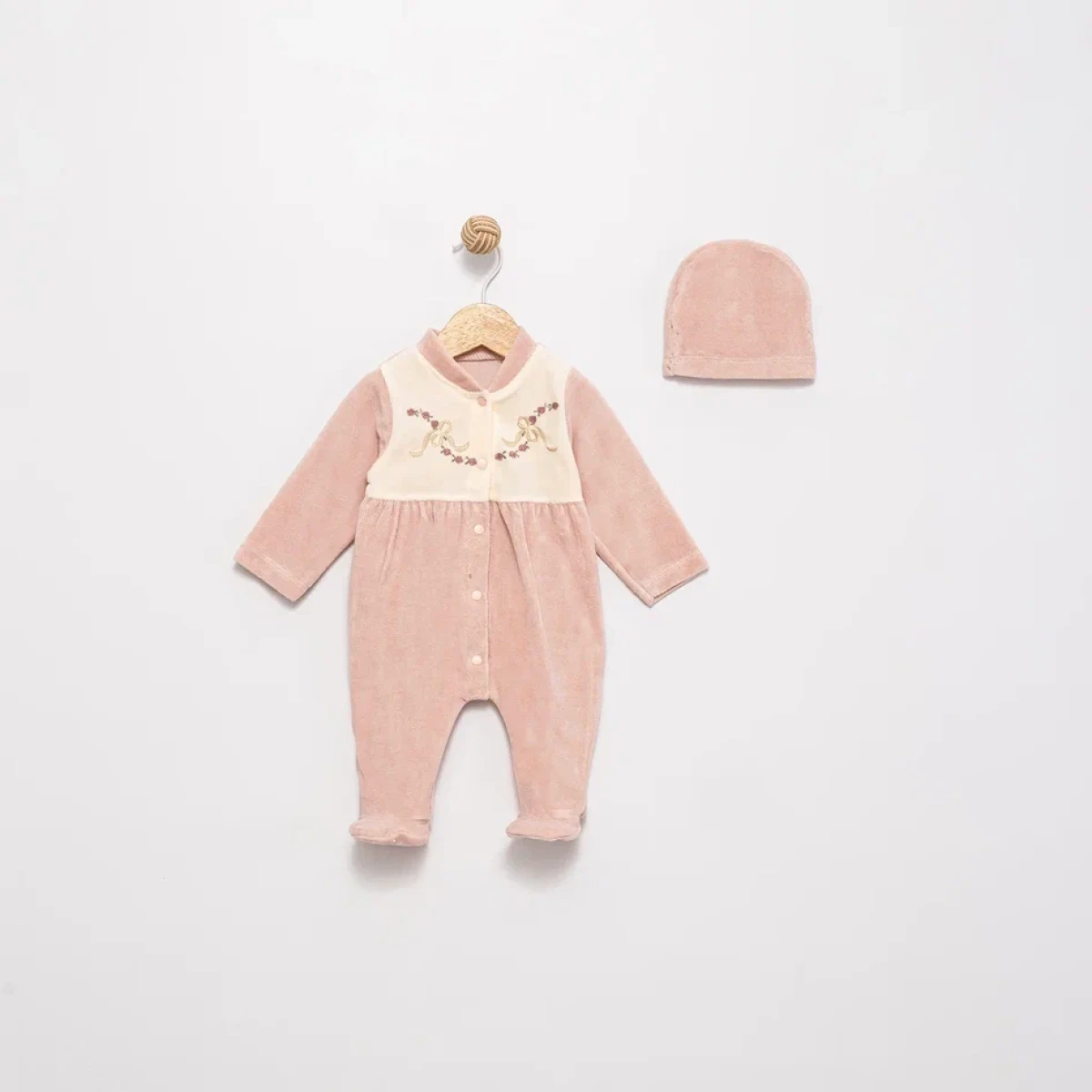GÜL NAKIŞLI KADİFE BEBE TULUM 1306