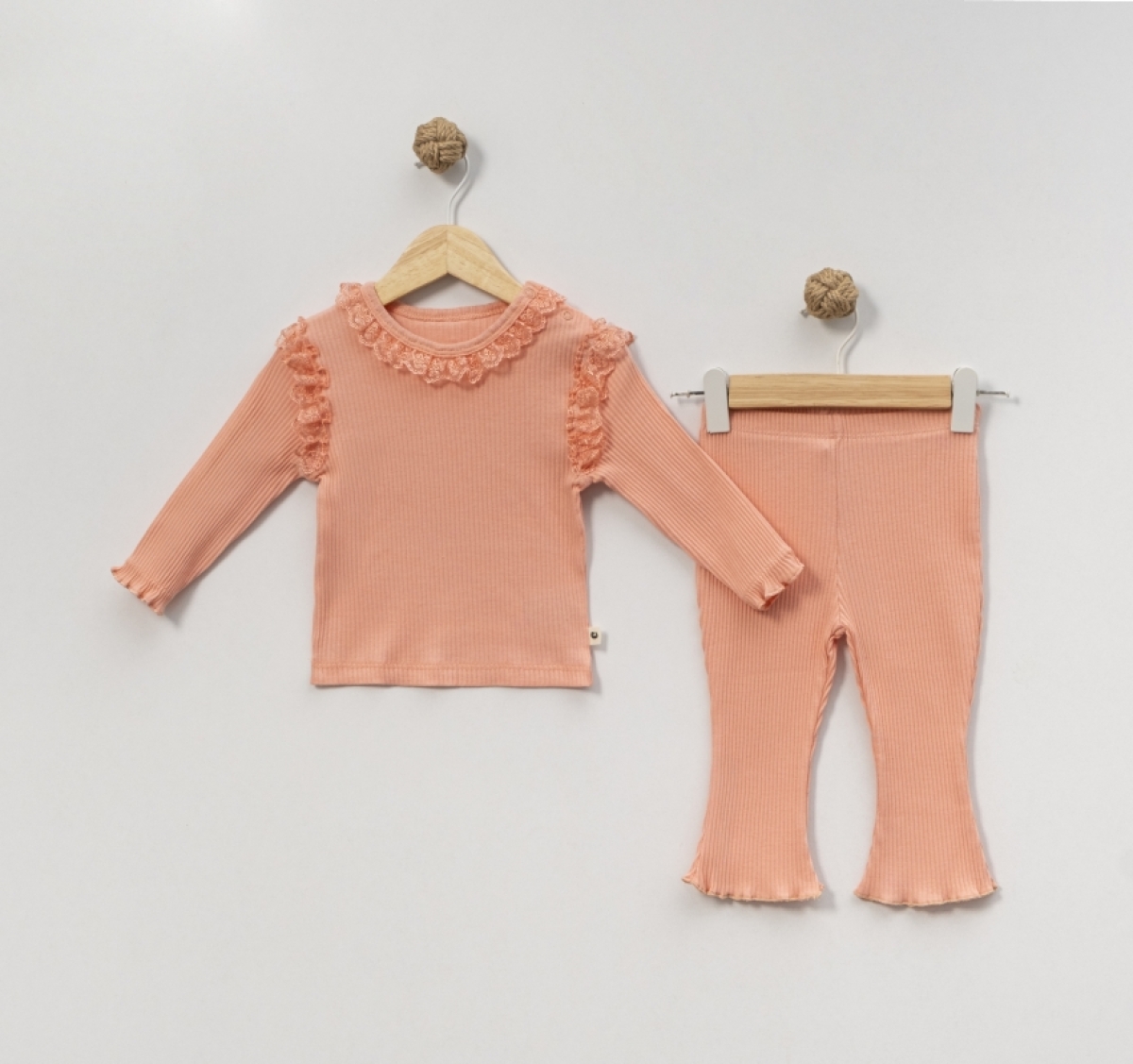 OMUZ VE YAKA DANTEL GARNİLİ BEBE KIZ TAKIM 1349