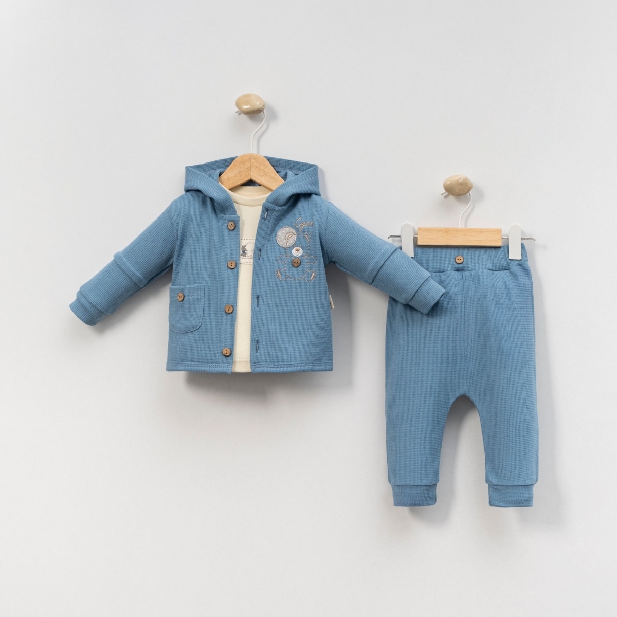 ÖNÜ CEPLİ HIRKALI 3 LÜ ERKEK BEBE TAKIM 4058