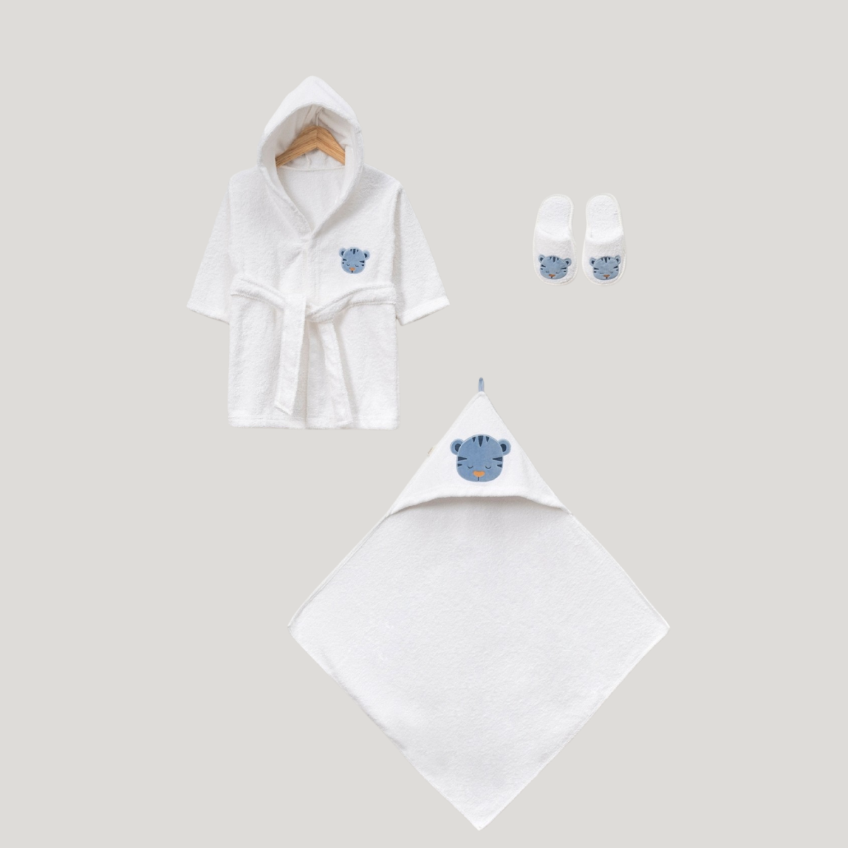 SEVİMLİ KAPLAN NAKIŞLI BEBE BORNOZ SETİ 30056