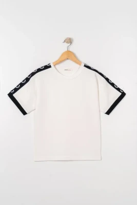 ŞERİT ÇELENK BASKILI ERKEK ÇOCUK T-SHIRT 7304